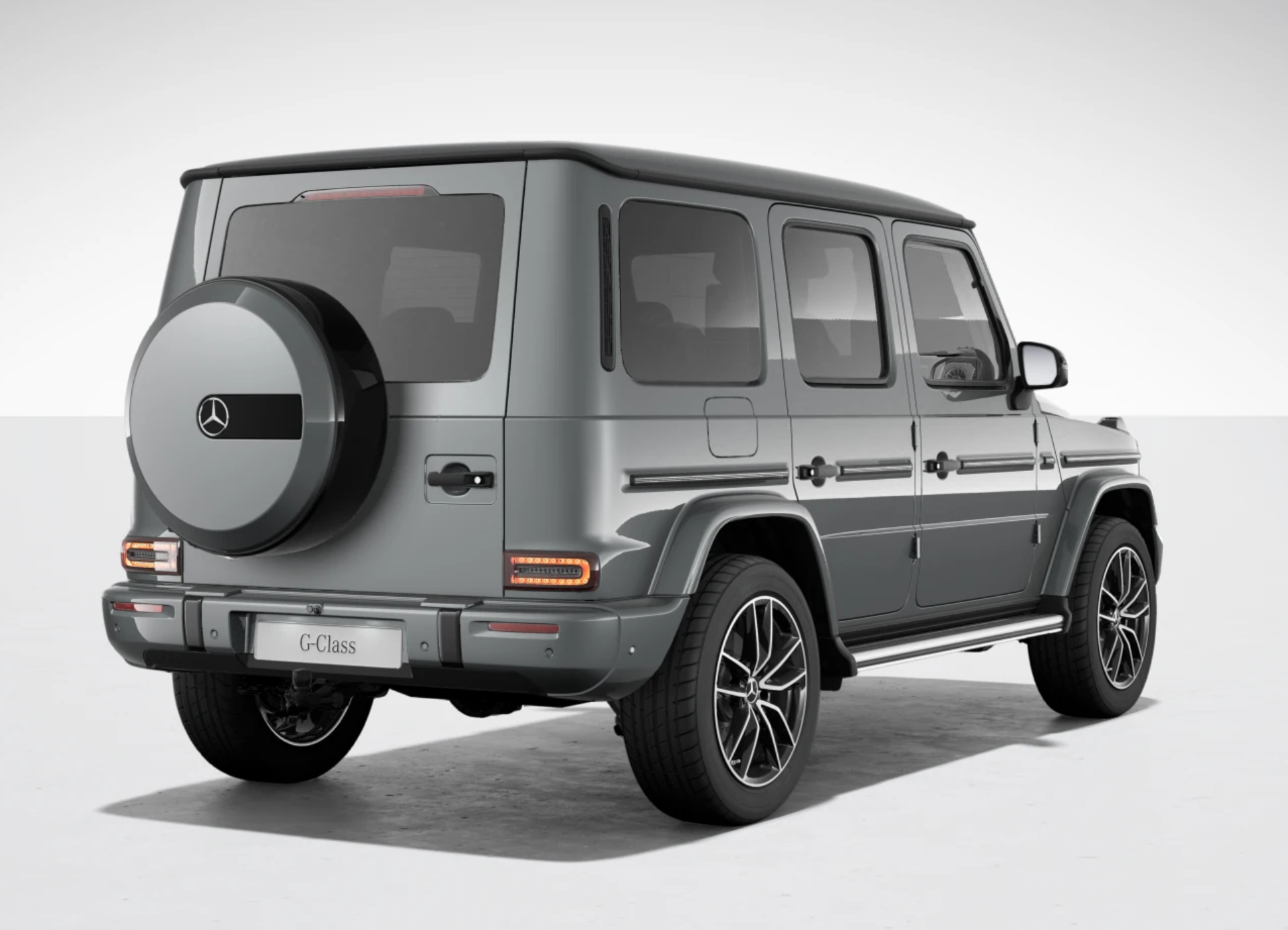 Mercedes - Benz G 500 AMG | FACELIFT | šedá Selenite metalíza | nové české auto | k objednání do výroby | super cena | online nákup | online prodej | autoibuy.com